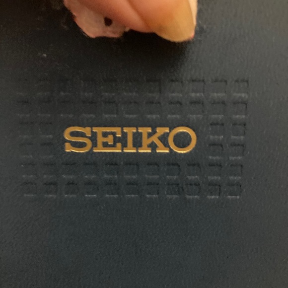 NWT Women’s Seiko silver watch